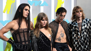 В нещо като традиция се превръща по време на връчването