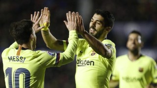 Нападателното дуо на Барселона Лионел Меси и Луис Суарес има
