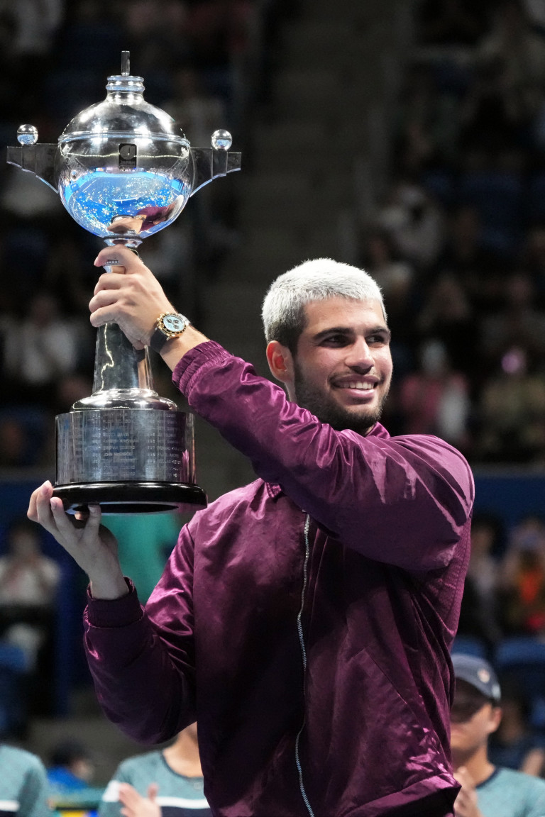 Карлос Алкарас с титлата от Japan Open 2025