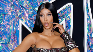 Въобще не е тайна че Cardi B е доста екстравагантна и