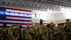 САЩ изпращат още три военни кораба и хиляди войници в Близкия изток