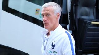 Селекционерът на националния отбор на Франция Дидие Дешан очаквано поднови