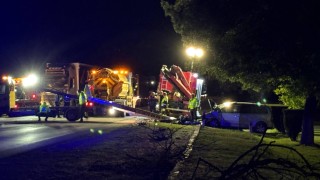 Челен удар на две коли на изхода на Поликраище взе две жертви