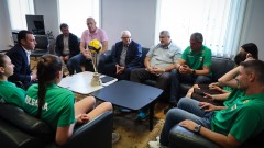 Министър Пешев награди волейболните шампионки и младите звезди на тениса