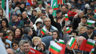 На Ректората „радушно” посрещнаха БСП шествието
