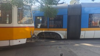 Два трамвая от линия №20 се ударили в района на
