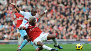 Александър Сонг от Арсенал в Барса