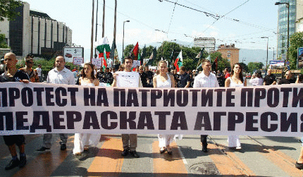 Трима водещи застават "Срещу новините"