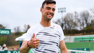 Димитър Кузманов е само на победа от участие в основната