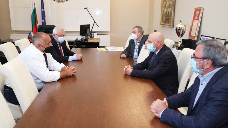Министър-председателят Бойко Борисов проведе работна среща с членовете на Националния