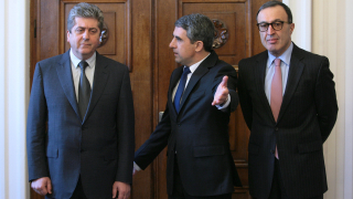 Първият президент е вече на Националния стадион