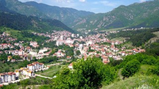 Изграждат и възстановяват водопровод в Девинския кв Настан с 2