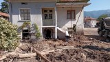  Пострадалите от наводненията в Карловско получават помощи от 2500 лв. 