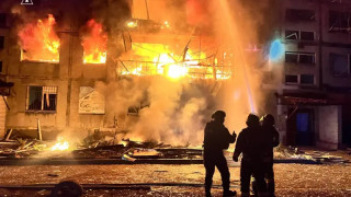 Най малко 14 души бяха убити и 37 ранени включително пет