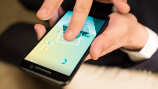 HTC със загуба и рекорден спад на пазарния дял