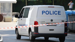 Маскирани мъже са разбили магазин за техника в София и