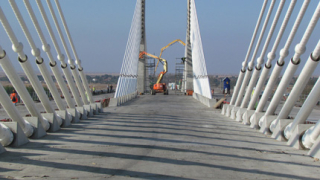 Борисов и Понта преминават първи по Дунав мост 2
