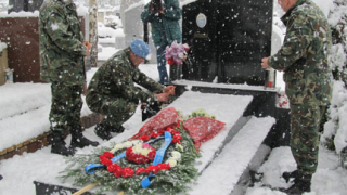 Почетоха паметта на петимата военни, загинали в Кербала преди 11 години