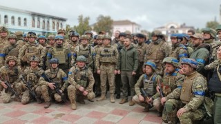 Президентът на Украйна Володимир Зеленски пристигна в наскоро освободения град