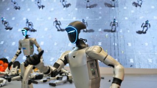 Китайската компания Unitree Robotics — най големият производител на хуманоидни роботи