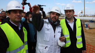 Българският премиер Кирил Петков заяви че София обмисля потенциални доставчици