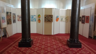 За спомена за цветовете и любовта, без която нищо не става