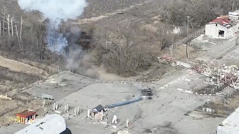 Пожар в рафинерия в Русия след удар с дронове 