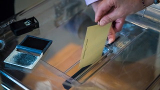 Днес във Франция се провежда вторият тур на парламентарните избори Вотът