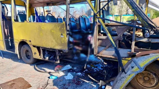 Руски дрон удари градски автобус в украинския град Никопол в