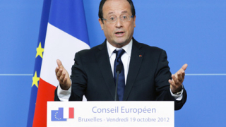 Френският президент налива € 5 млрд. в предградията