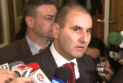 Строим дом за нелегални имигранти