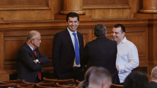 На извънредно заседание на парламента утре 22 юни от 19 10