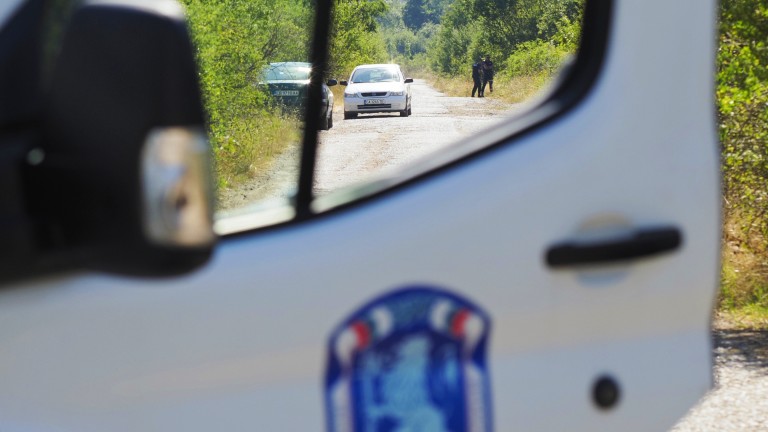 Два трупа са открити тази сутрин край село Лозен, което