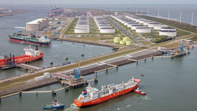 Европейските терминали за втечнен газ (LNG) приеха и съответно изпратиха