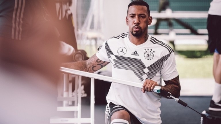 Жером Боатенг осъществи изненадващ трансфер