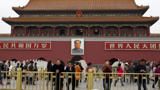 Китай затяга ограниченията върху пътуванията в чужбина на държавни служители и банкери