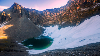Има едно ледниково езеро в Хималаите което крие зловеща тайна