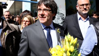 Испания трябва да спазва демокрацията и международните договори и да