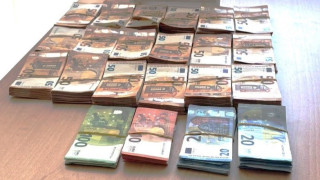 Откриха 100 000 лв. в кабината на камион на Капитан Андреево