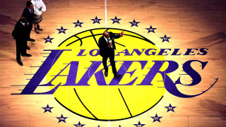 Лос Анджелис Лейкърс извади от обръщение фланелките с номера 8