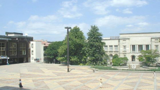 Добрич с паметник на Достоевски