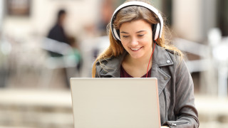 Великобритания отсече: Бързият интернет става "законно право"