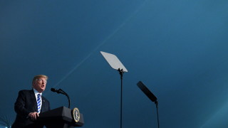 Президентът на САЩ Доналд Тръмп разкритикува Китай и Канада че