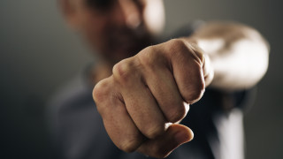 40 годишен мъж би майка си в столичния кв Ботунец Софийската районна