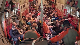 Канадските противопожарни екипи продължават борбата с горските пожари за да