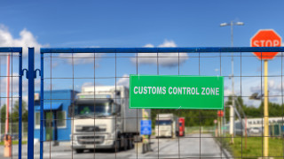 Русия забранява транзита на товарни камиони от неприятелски държави което