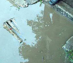 Инспектират шахтите в столицата, след това мият