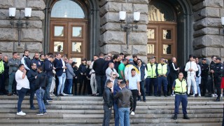 Демокрация права и свободи ДПС около Ахмед Доган ще