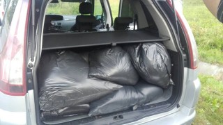 Трима мъжа са задържани с 400 кг контрабанден тютюн при