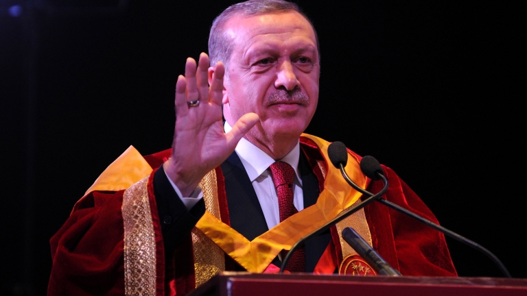 Ердоган се връща в управляващата партия след 3-годишно отсъствие